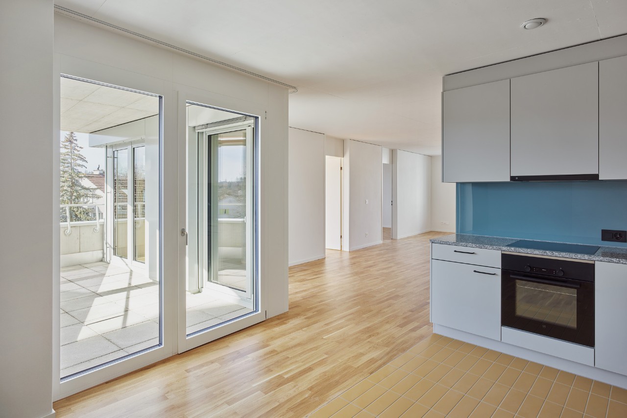 Wohn- und Essbereich 4.5-Zimmer-Wohnung Wohnhaus A (Bild: Karin Gauch und Fabien Schwartz, Zürich)